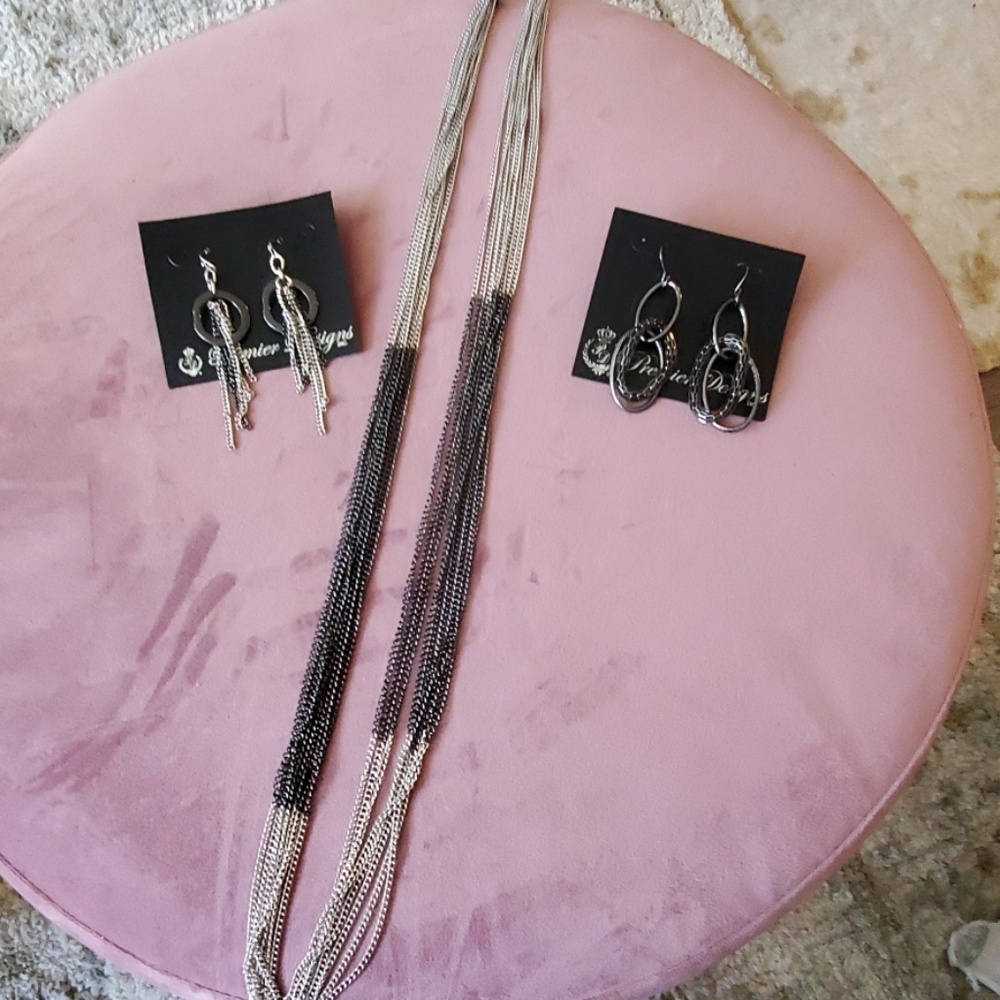 Premier Designs Necklace set